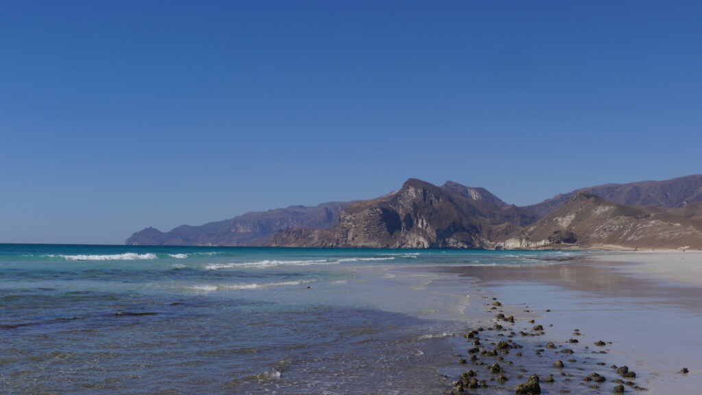 Salalah tours -Mughsail beach with blowholes