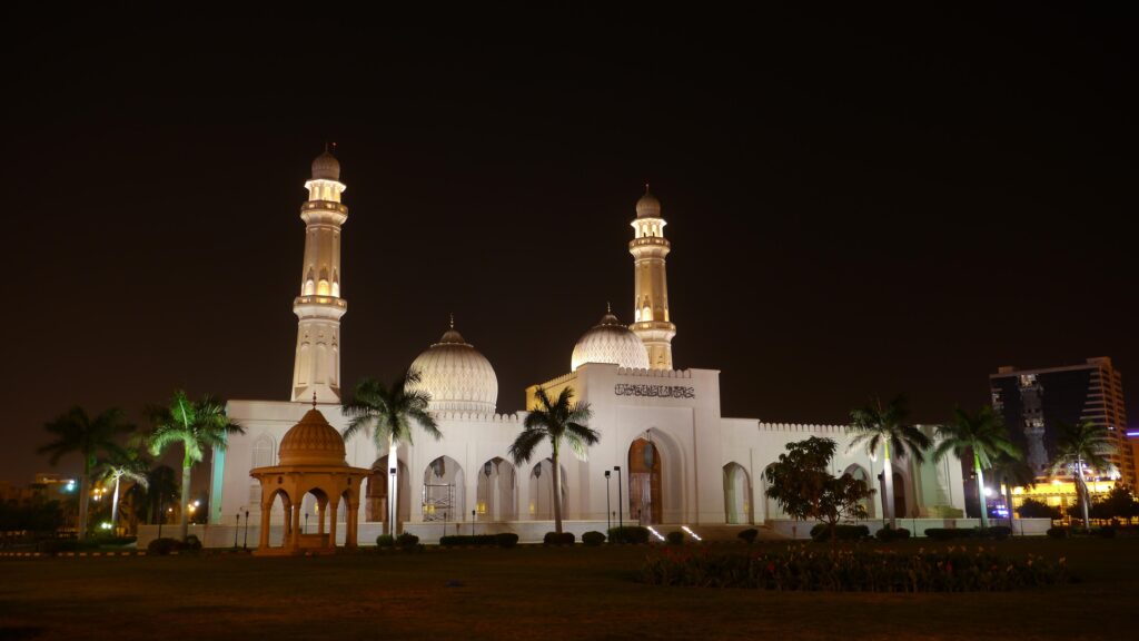 Sultan Qaboos Mosque in Salalah at night