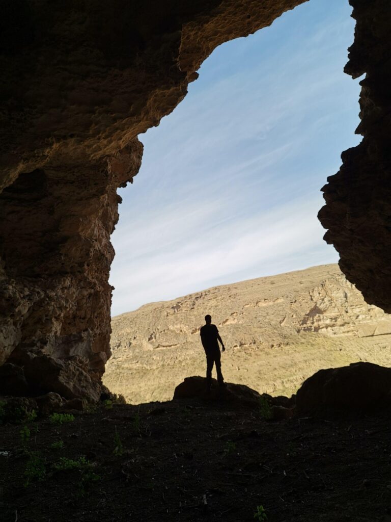 Salalah trip, Tayq cave trekking, the entrance of the cave